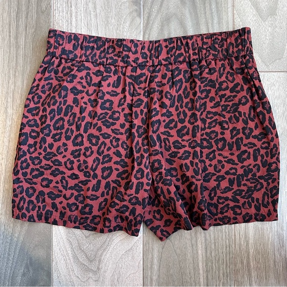 Nine West Shorts Women’s M Leopard Print NWOT - Picture 3 of 10
